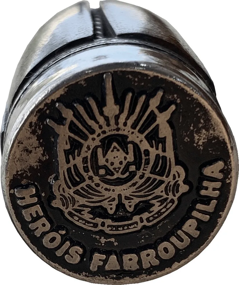 Faca Gaúcha Giuseppe Garibaldi da Coleção Heróis Farroupilha em aço carbono 8", cabo Retovado em madeira. - Imagem 3