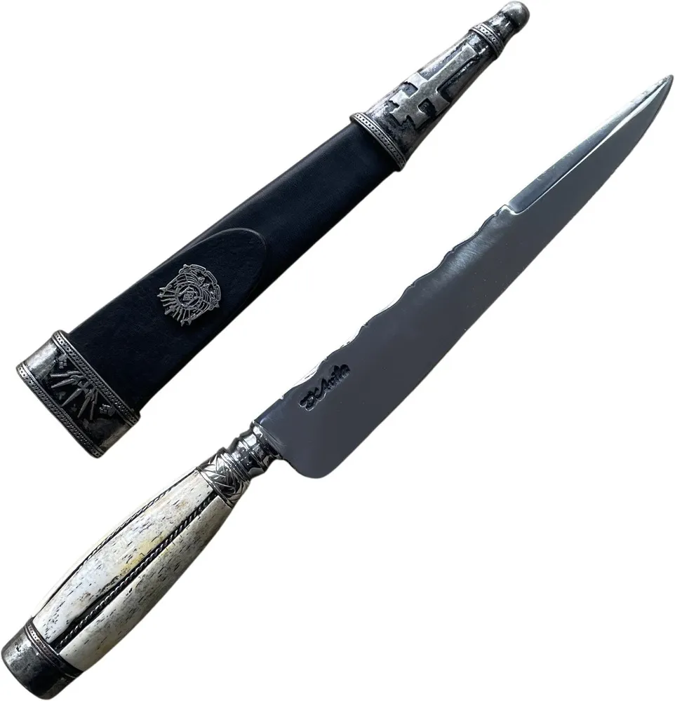 Faca Giuseppe Garibaldi da Coleção Heróis Farroupilha em aço carbono 8", cabo torneado paralelo em osso.